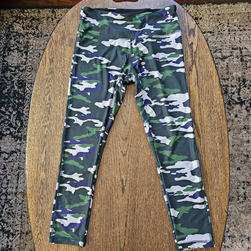 VOGO Athletica Camouflage Legging Workout Activewear Yoga Size Women's Medium